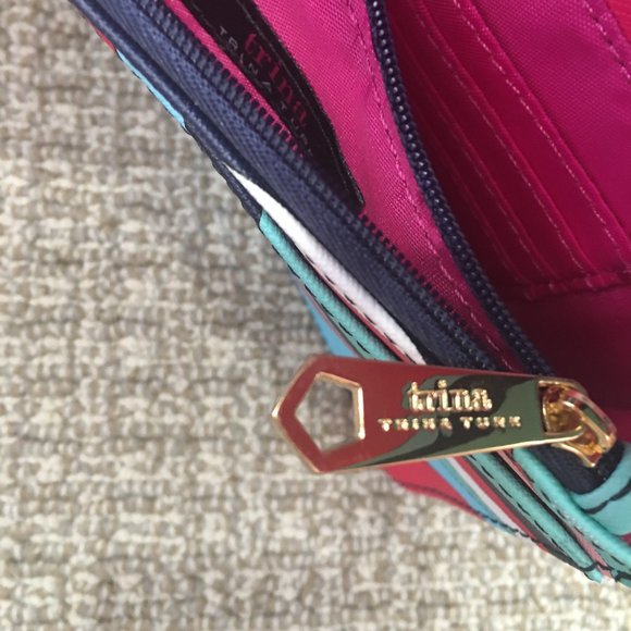 Trina Turk Gorgeous Crossbody - NWOT - Picture 5 of 8